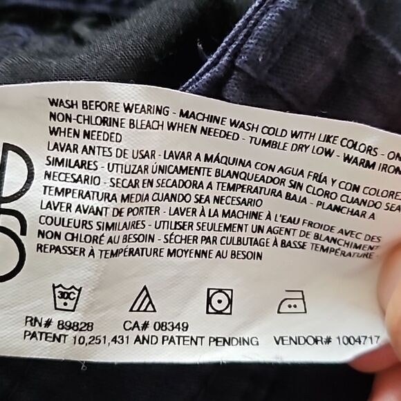 Gloria Vanderbilt All Around Slimming Effect Cargo Capri Pants Navy Blue Sz 10P - Picture 12 of 12